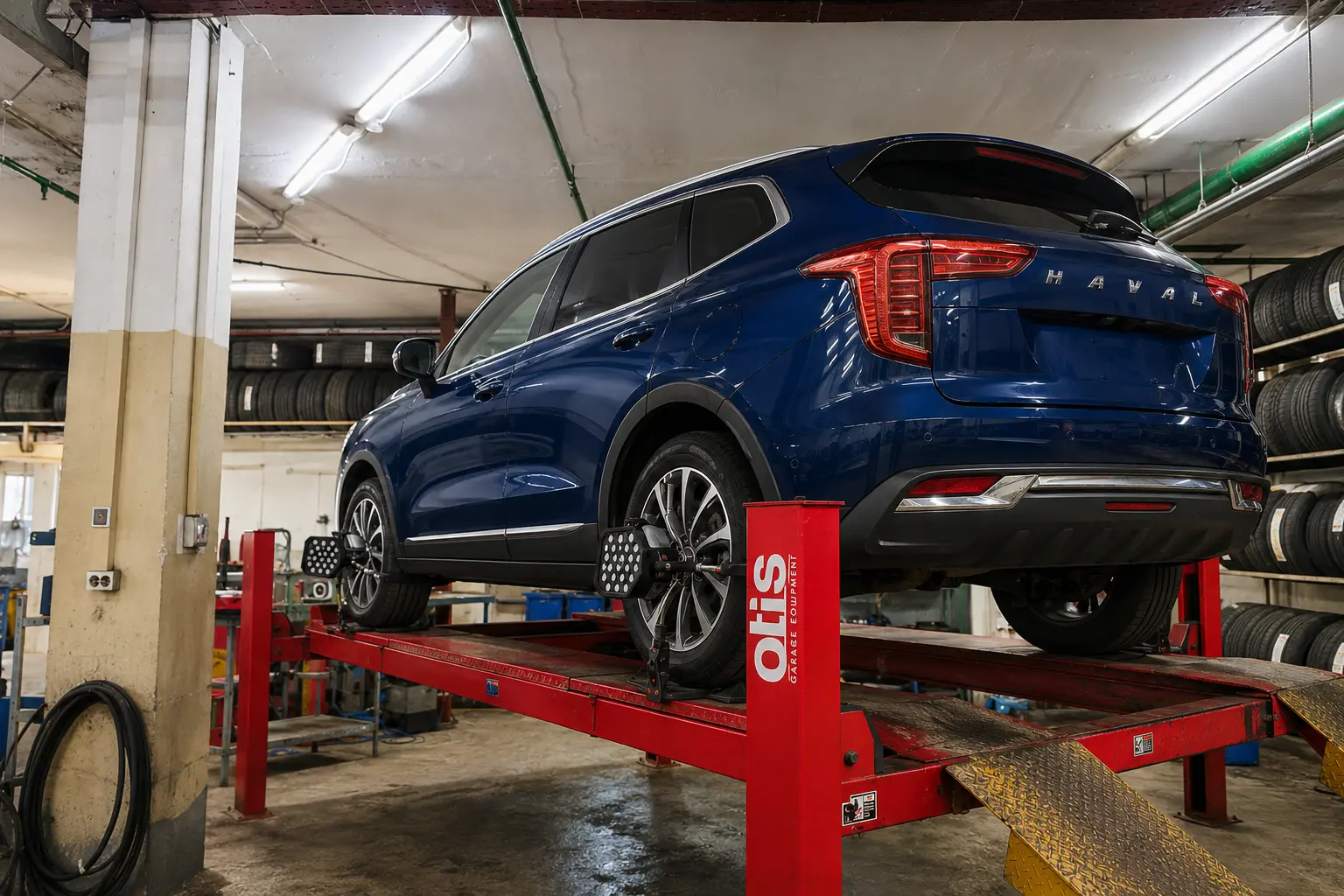Автомобиль Haval Jolion в зоне обслуживания