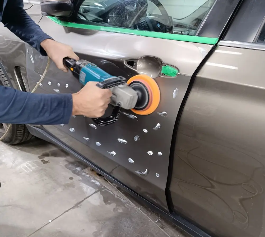 Полировка лакокрасочного покрытия кузова автомобиля